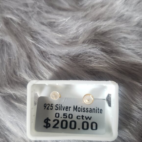 925 Silver Moissanite Earrings .50 CT - Picture 2 of 2